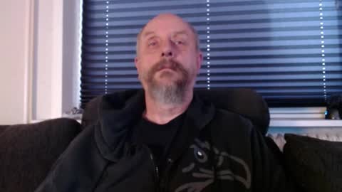 Snapshot of hardmrlazy chatting on 12/15/25, 10:30 MrLazy online show from 12/15/25, 10:30