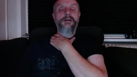 Snapshot of hardmrlazy chatting on 12/16/25, 01:54 MrLazy online show from 12/16/25, 01:54