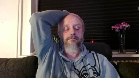 Snapshot of hardmrlazy chatting on 01/06/26, 06:44 MrLazy online show from 01/06/26, 06:44