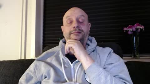 Snapshot of hardmrlazy chatting on 01/10/26, 01:51 MrLazy online show from 01/10/26, 01:51