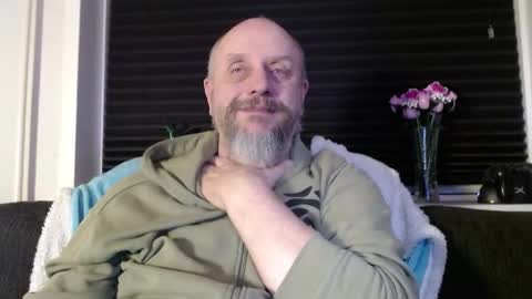 Snapshot of hardmrlazy chatting on 02/08/26, 12:58 MrLazy online show from 02/08/26, 12:58