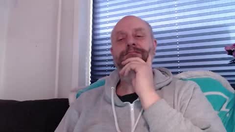 Snapshot of hardmrlazy chatting on 02/14/26, 03:42 MrLazy online show from 02/14/26, 03:42