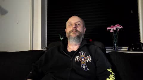 Snapshot of hardmrlazy chatting on 02/24/26, 07:01 MrLazy online show from 02/24/26, 07:01