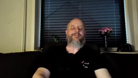 Snapshot of hardmrlazy chatting on 04/20/26, 06:31 MrLazy online show from 04/20/26, 06:31