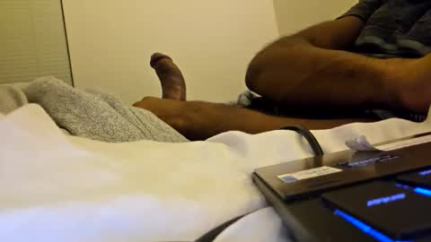 Snapshot of hardone00000 chatting on 11/18/25, 02:10 hardone00000 online show from 11/18/25, 02:10