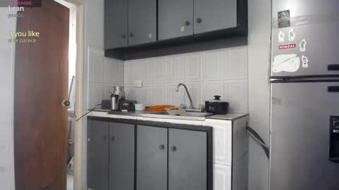 Snapshot of hardsexlove08 chatting on 02/05/26, 08:13 Andres Dean online show from 02/05/26, 08:13