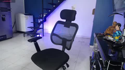 Snapshot of hardsexlove08 chatting on 02/17/26, 06:58 Andres Dean online show from 02/17/26, 06:58