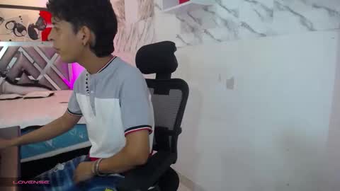 Snapshot of hardsexlove08 chatting on 02/28/26, 09:38 Andres Dean online show from 02/28/26, 09:38