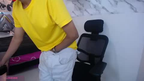 Snapshot of hardsexlove08 chatting on 03/20/26, 04:01 Andres Dean online show from 03/20/26, 04:01