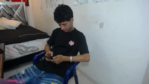 Snapshot of hardsexlove08 chatting on 04/09/26, 10:59 Andres Dean online show from 04/09/26, 10:59