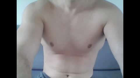 Snapshot of hardwanker75 chatting on 02/04/25, 09:38 hardwanker75 online show from 02/04/25, 09:38