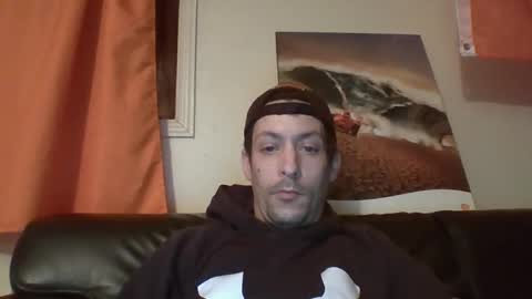Snapshot of hardwoodqc chatting on 12/16/24, 12:26 hardwoodqc online show from 12/16/24, 12:26