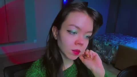 Miss Hari online show from 12/25/24, 11:43