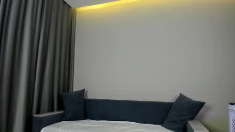 Maya online show from 10/06/25, 07:22