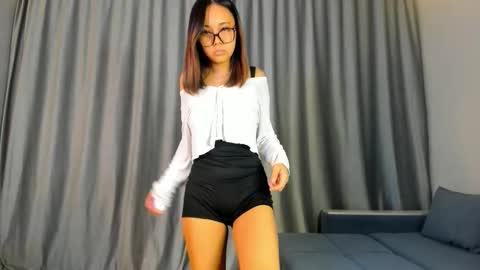 Maya online show from 10/10/25, 01:21