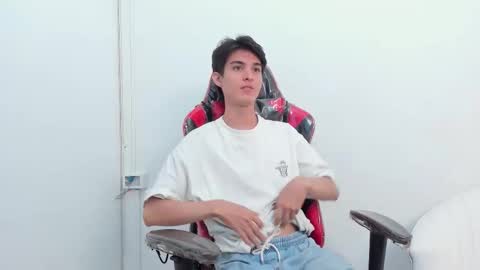 Snapshot of haritz_ chatting on 12/22/25, 02:03 haritz online show from 12/22/25, 02:03