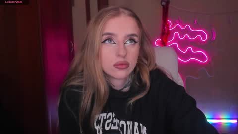 Julia online show from 01/03/25, 05:28