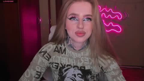 Julia online show from 01/24/25, 05:42