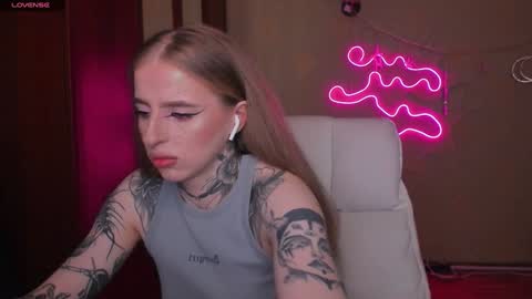 Julia online show from 02/02/25, 05:10