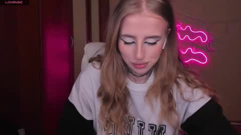 Julia online show from 02/20/25, 05:23