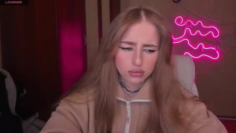 Julia online show from 02/27/25, 05:13