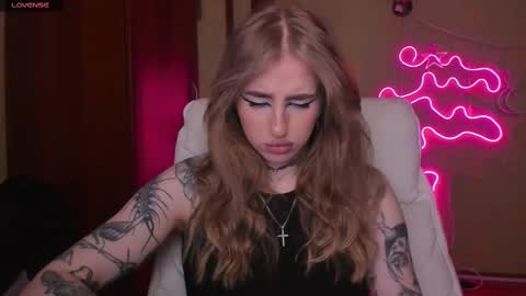 Julia online show from 03/06/25, 05:24