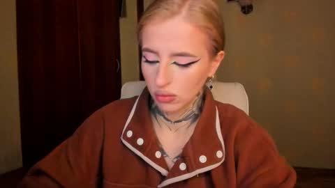 Julia online show from 10/05/25, 05:39