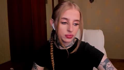 Julia online show from 02/12/26, 05:02