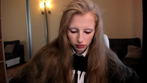 Julia online show from 03/29/26, 05:07