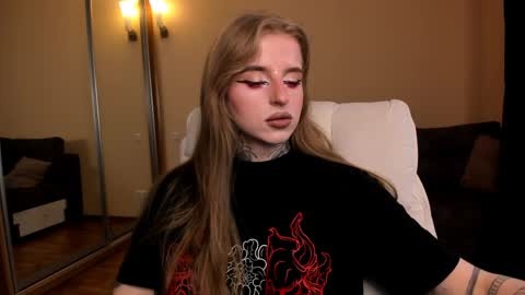 Julia online show from 04/05/26, 05:15