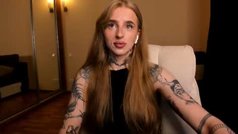 Snapshot of harley_kimm chatting on 06/27/26, 05:45 Julia online show from 06/27/26, 05:45