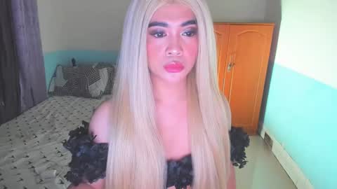 Snapshot of harley_queen69x chatting on 02/21/25, 06:18 BABY KIMMY online show from 02/21/25, 06:18