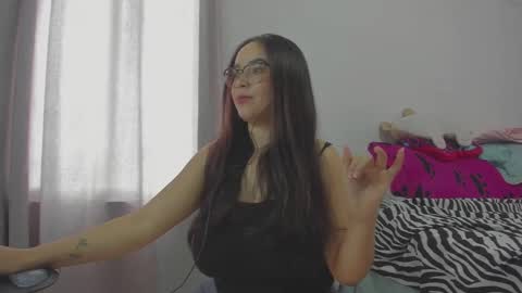 Snapshot of harleynapier chatting on 10/08/25, 08:17 Natii  online show from 10/08/25, 08:17