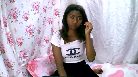 Snapshot of harliva chatting on 04/18/26, 01:09 harliva online show from 04/18/26, 01:09