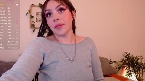 Snapshot of harmonyy01 chatting on 01/08/25, 04:02 Harmony Please help me to reach 100 thumbs up online show from 01/08/25, 04:02