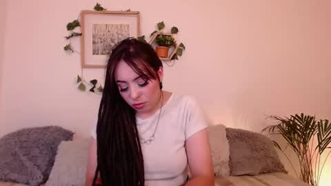 Snapshot of harmonyy01 chatting on 02/09/25, 03:32 Harmony Please help me to reach 100 thumbs up online show from 02/09/25, 03:32