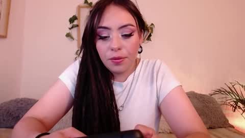 Snapshot of harmonyy01 chatting on 03/02/25, 01:04 Harmony Please help me to reach 100 thumbs up online show from 03/02/25, 01:04