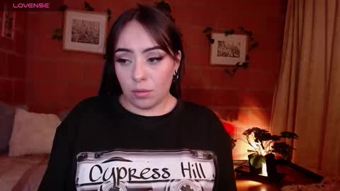 Snapshot of harmonyy01 chatting on 11/15/25, 06:11 Harmony Please help me to reach 100 thumbs up online show from 11/15/25, 06:11