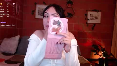 Snapshot of harmonyy01 chatting on 03/29/26, 04:23 Harmony Please help me to reach 100 thumbs up online show from 03/29/26, 04:23