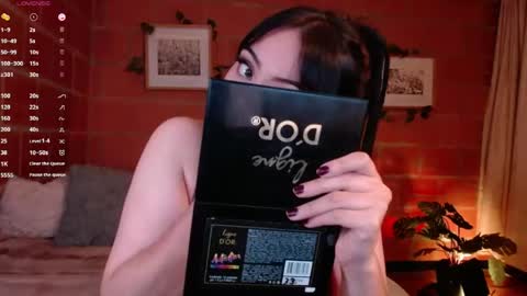 Snapshot of harmonyy01 chatting on 04/20/26, 03:53 Harmony Please help me to reach 100 thumbs up online show from 04/20/26, 03:53