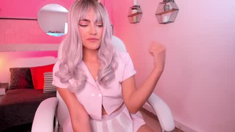 Snapshot of harper_woods chatting on 02/02/25, 11:11 Harper online show from 02/02/25, 11:11