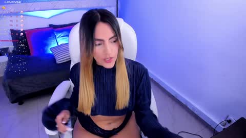 Snapshot of harper_woods chatting on 02/03/25, 08:13 Harper online show from 02/03/25, 08:13