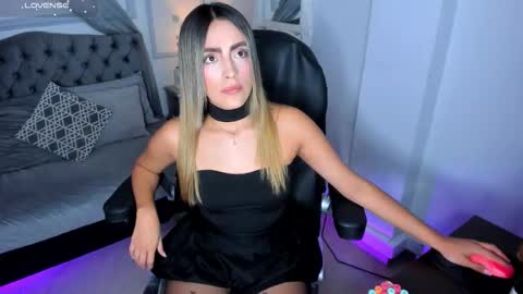 Snapshot of harper_woods chatting on 09/09/25, 02:16 Harper online show from 09/09/25, 02:16