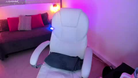 Snapshot of harper_woods chatting on 10/05/25, 08:51 Harper online show from 10/05/25, 08:51