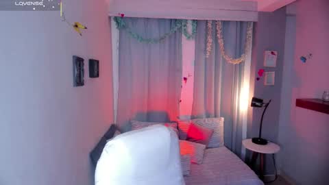 Snapshot of harper_woods chatting on 10/28/25, 03:36 Harper online show from 10/28/25, 03:36