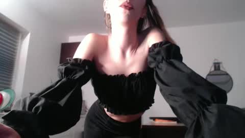 Snapshot of harperxxs chatting on 10/22/25, 03:45 HarperXxs online show from 10/22/25, 03:45