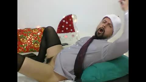 Snapshot of harry_goldenmillerx10fun chatting on 12/27/24, 09:43 Harry online show from 12/27/24, 09:43