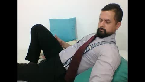 Snapshot of harry_goldenmillerx10fun chatting on 03/12/25, 09:03 Harry online show from 03/12/25, 09:03