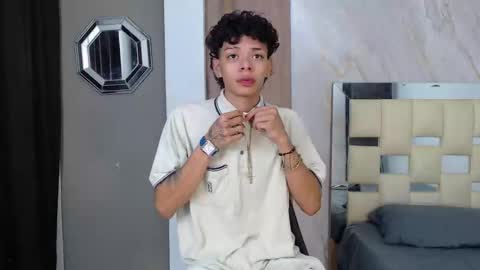 Snapshot of harry_jhonsonn chatting on 03/15/26, 11:44 Harry online show from 03/15/26, 11:44