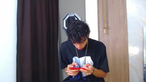 Snapshot of harry_jhonsonn chatting on 04/13/26, 12:27 Harry online show from 04/13/26, 12:27